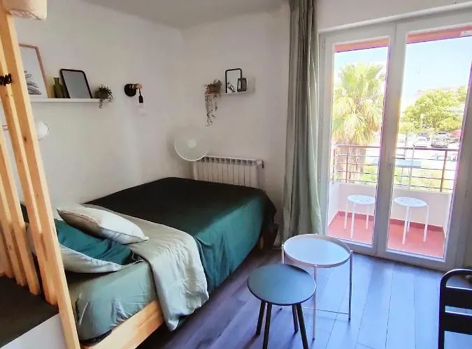 Cocooning Proche Centre Avec Parking, Climatisation Hyères